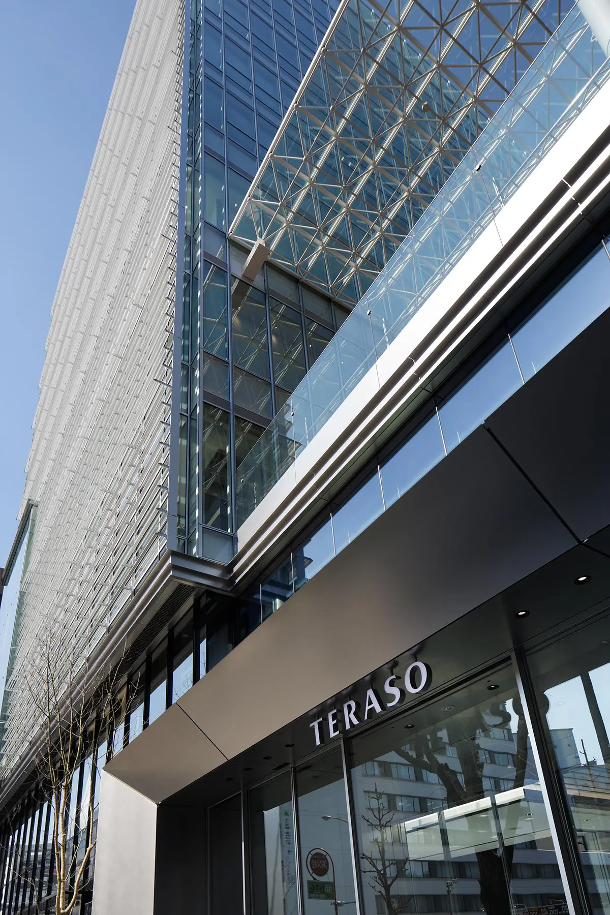 TERASO-Ⅱ：3階ガーデンテラス廻りを見る。